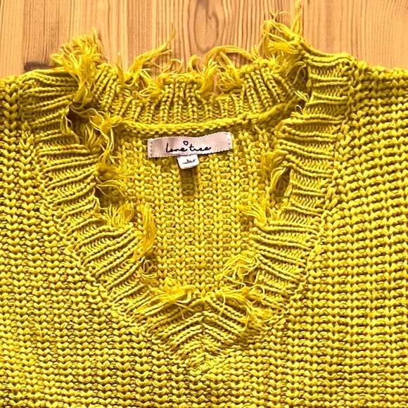 Love Tree Women's Frayed Sweater Yellow Size Large Good Condition - Picture 2 of 9